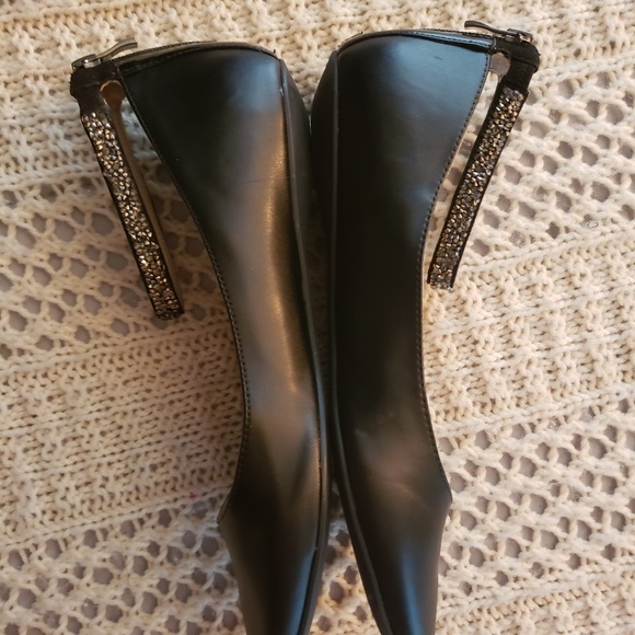BCBGeneration Shoes - EUC💞BCBGENERATION RHINESTONE ANKLE STRAP FLATS💞